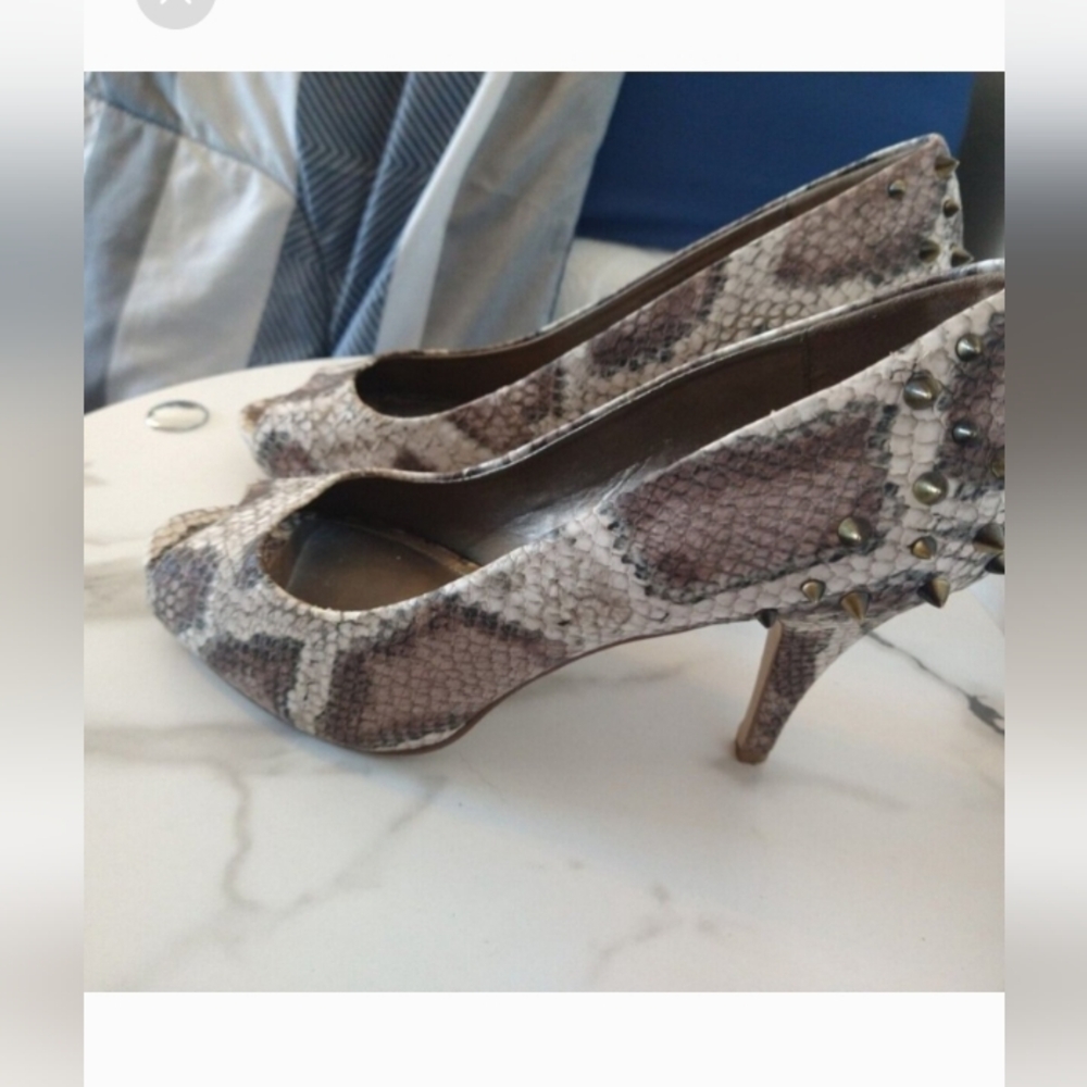FERGALICIOUS Snakeskin Heels Shoes neutral Pattern Platforms Size 10 M Pre Loved